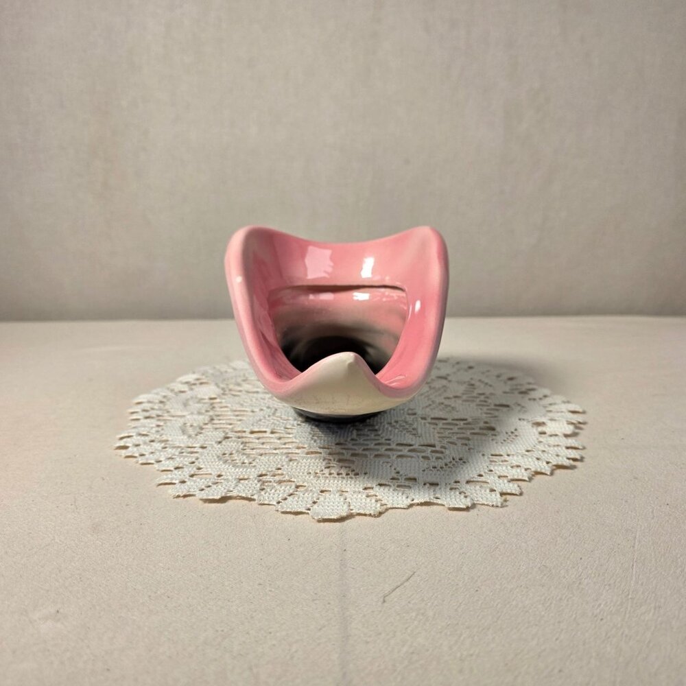 Vintage Hull Pottery Cornucopia Vase Pink & Black Ceramic Decorative Home Accent - Picture 4 of 7
